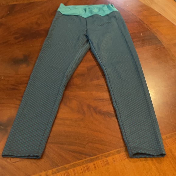 Amazon Booty Lift Leggings Medium - Picture 2 of 4